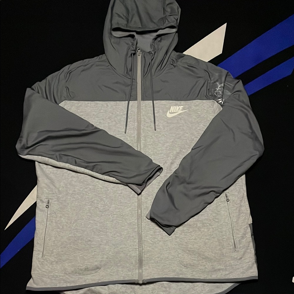 Nike Men's Gray Hooded Jacket